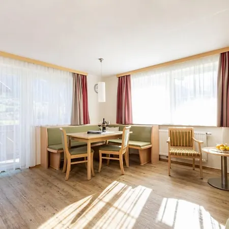 Olympia Apartment *